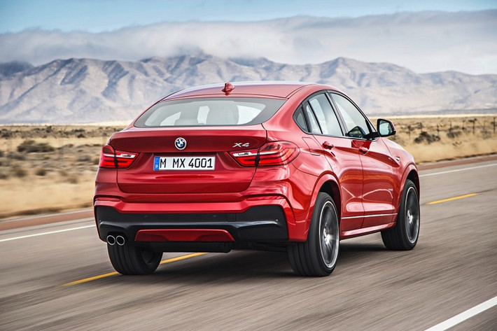 Tại Bắc Mỹ,dự kiến BMW X4 sẽ có hai phiên bản động cơ bao gồm X4 xDrive28i với động cơ 2.0L tăng áp công suất 240 mã lực và X4 xDrive35i với động cơ 3.0L tăng áp công suất 300 mã lực.