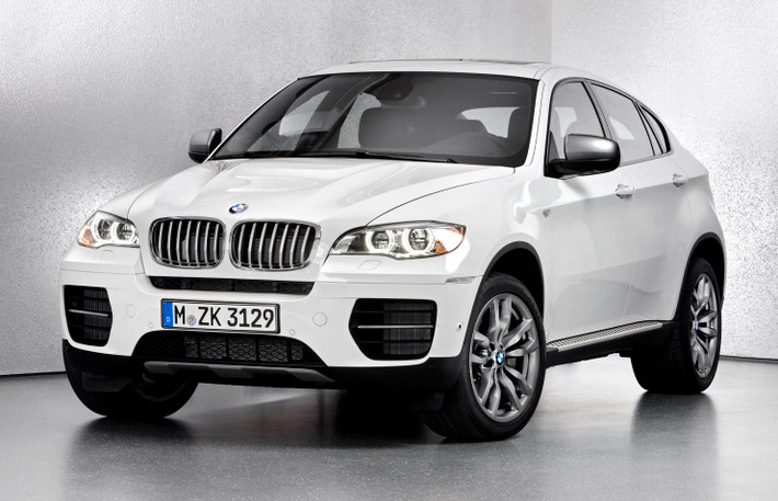 BMW cho biết, hệ thống eDrive cho phép X5 đạt được tốc độ 120 km/h và tầm hoạt động khoảng 30 km của động cơ điện, mức tiêu hao nhiên liệu khoảng 3,8 lít/100 km.