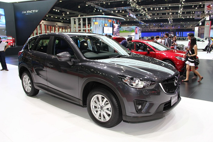 Phiên bản 7 chỗ màu đen của Mazda sản xuất với số lượng hạn chế 600 chiếc được giới chuyên gia đánh giá rất cao tại triển lãm lần này.