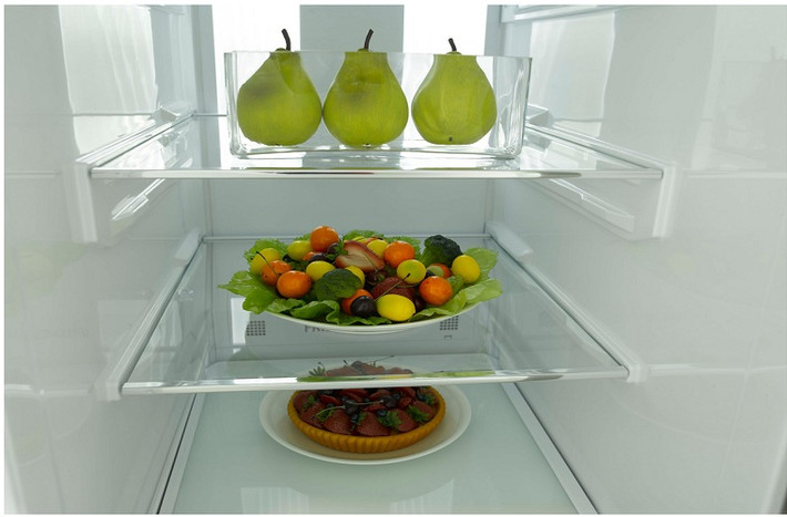 4. Những tính năng khác của tủ lạnh side by side Người tiêu dùng có thể quan tâm tới một số tính năng vượt trội khác của dạng tủ lạnh này như: hệ thống khử mùi và kháng khuẩn bằng màng lọc, ngăn đựng hoa quả chân không...để chọn mua side by side phù hợp với mục đích, yêu cầu sử dụng.
