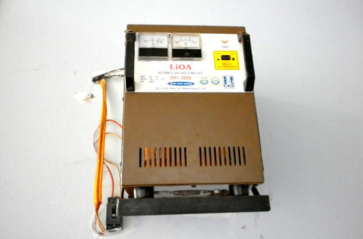 Chỉ dùng ổn áp chung khi điện áp thường xuyên sụt giảm (thậm chí đèn không thể sáng) để đảm bảo các đồ dùng trong nhà được bền.