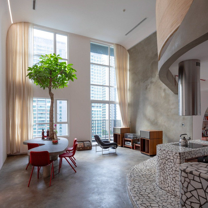 Chủ của căn hộ thích lối thiết kế hiện đại, phong cách của phương Tây nhưng được biến hóa để phù hợp với thời tiết nhiệt đới gió mùa của Việt Nam (Ảnh: Dezeen).
