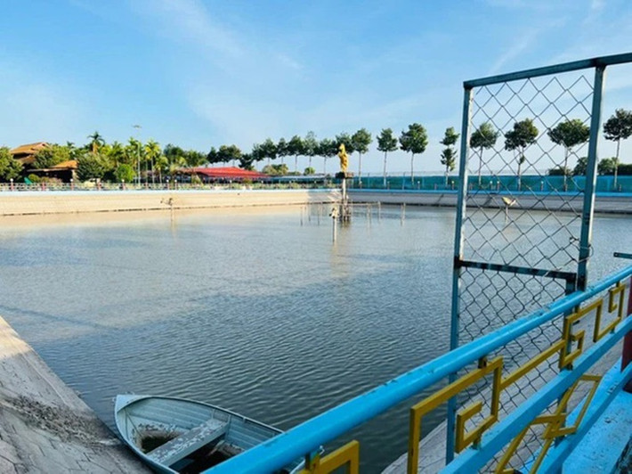 Người đăng tải thông tin cho hay gia chủ muốn thay đổi môi trường thưởng ngoạn cuộc sống mới, nên cần bán gấp, định giá khối tài sản lên tới 200 tỷ.