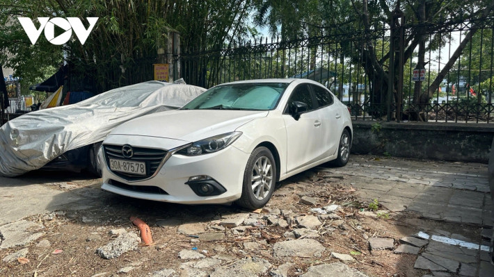 ... vỡ nát