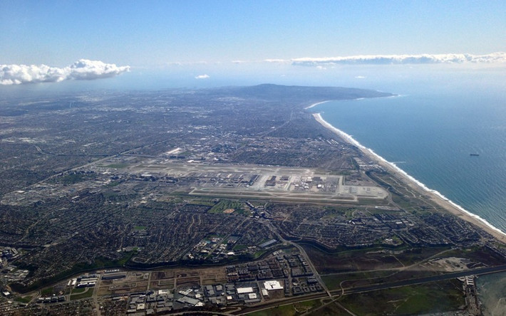 Sân bay quốc tế Los Angeles.