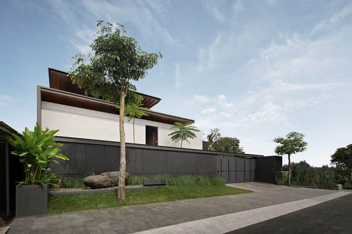 Grey Palace (Cung điện Xám) nằm ở ngoại ô Yogyakarta, Indonesia.