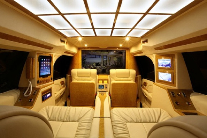 Giá siêu xe này dự tính tầm 450 - 500.000 USD.
