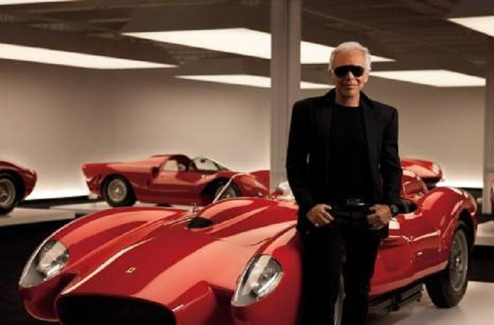Nhà thiết kế thời trang Ralph Lauren đã xây 1 garage 2 tầng có tên của 2 người con trai ông D.A.D . Ông đã thuê công ty xây dựng Alfredo Paredes thiết kế đặc biệt nhằm tôn lên vẻ những siêu xe của ông.