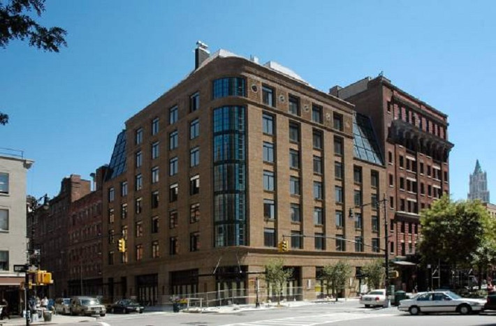 Khách sạn 5 sao Greenwich thành phố New York đầy đủ tiện nghi với spa, bể nước nóng, nhà hàng Ý là nơi Robert De Niro và bạn bè của mình tụ tập tổ chức tiệc tùng.