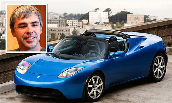 Nhà đồng sáng lập kiêm CEO của Google và là tỷ phú giàu thứ 13 của nước Mỹ, Larry Page dành sự tín nhiệm của mình cho mẫu xe điện Tesla Roadster trị giá 109.000 USD. Siêu xe này đi được 350 km mỗi khi đầy nhiên liệu và có vận tốc tối đa hơn 200 km/h.