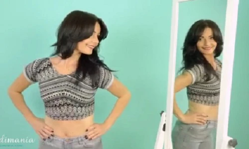 Hô biến quần legging thành áo croptop trong nháy mắt