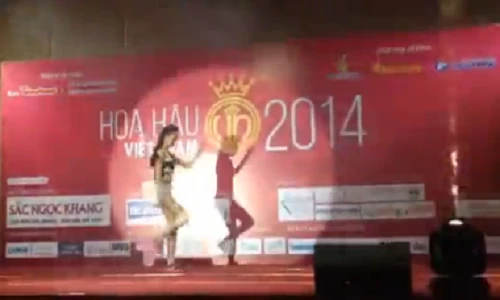 Thí sinh Hoa Hậu Việt Nam nhảy popping cực hấp dẫn