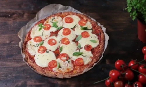 Khéo tay làm pizza súp lơ hấp dẫn từ cái nhìn