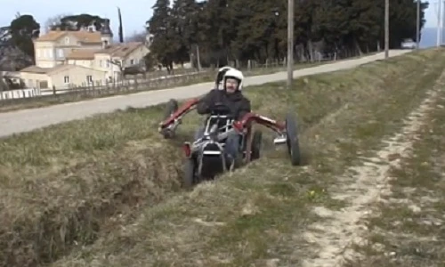 Xuất hiện siêu xe đi trên mọi địa hình