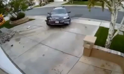 Xót xa màn phá xe SUV tiền tỷ mới toanh 