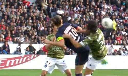 5 pha ghi bàn kiểu Bọ Cạp đẹp nhất trên sân cỏ