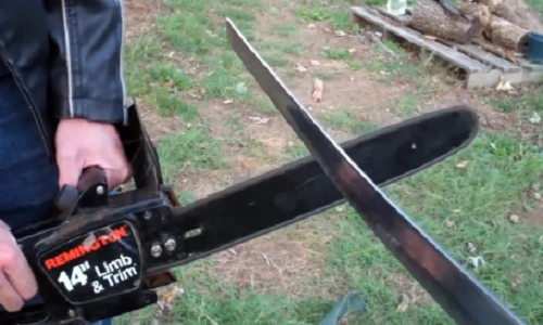 Màn đọ sức của kiếm Nhật và cưa máy