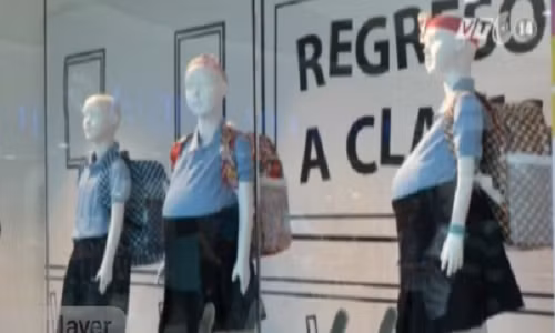 Ma-nơ-canh mang bầu và vấn nạn bà mẹ nhí ở Venezuela