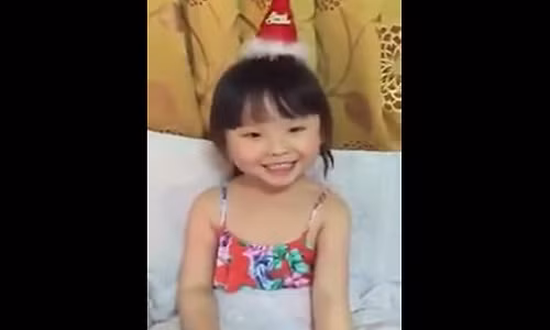 Bé gái hát “Bố ơi mình đi đâu thế” cực đáng yêu