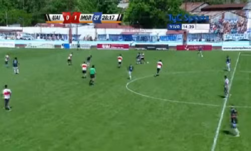 Clip: Pha cản phá có một không hai trong lịch sử bóng đá