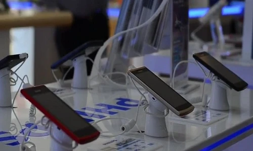 Top 5 smartphone giá dưới 2 triệu đáng mua chơi Tết