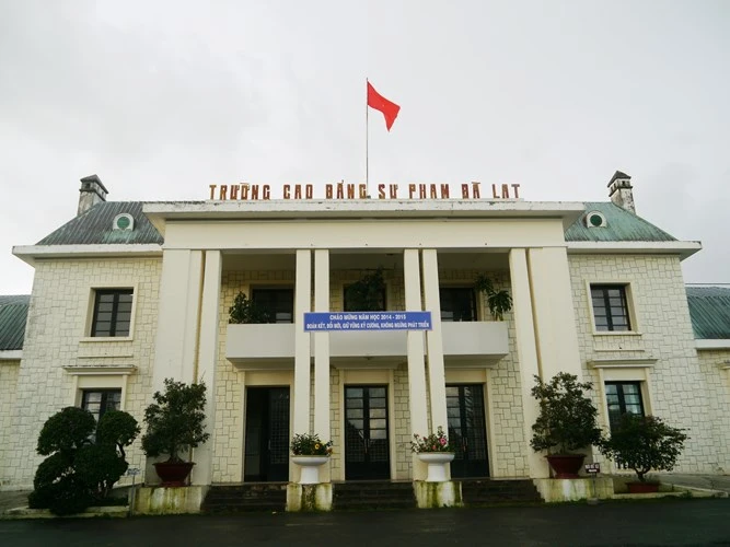 Khám phá ngôi trường thu hút khách du lịch nhất ở Đà Lạt