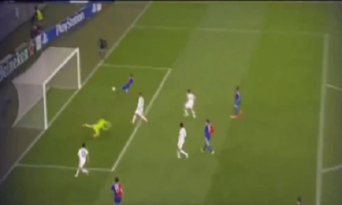 Những pha bóng bỏ lỡ đáng tiếc nhất mùa 2014