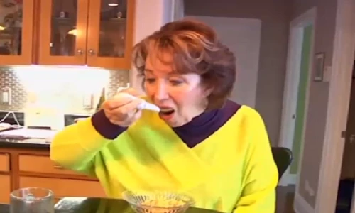 Phát minh kỳ diệu: Thìa thông minh cho bệnh nhân Parkinson