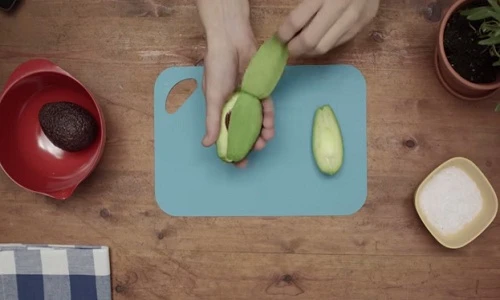 Cách bổ quả bơ nhanh ơi là nhanh