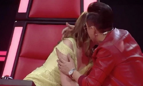 Tuấn Hưng hôn Mỹ Tâm khiến Đàm Vĩnh Hưng nổi khùng