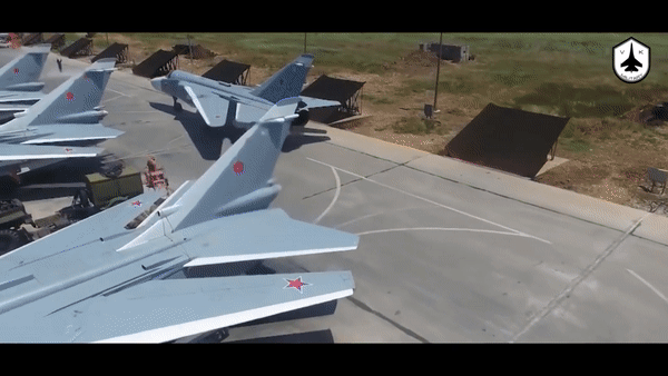 50 năm trước, Sukhoi Su-24 được thiết kế để đối trọng với máy bay F-111 của Mỹ. 