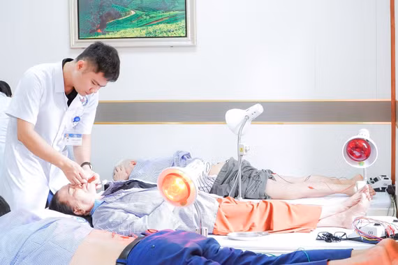 Những điều cần biết để phòng tránh đột quỵ mùa chuyển giao
