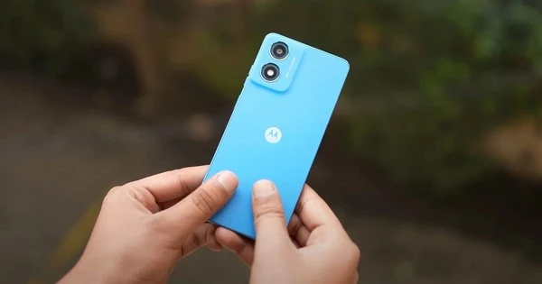 Smartphone siêu pin, vua giá rẻ của Motorola lên kệ