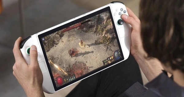 Chiếc máy chới game 10 inch, giá 50 triệu mê mẩn game thủ