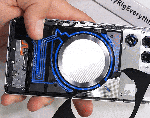 Bất ngờ dàn tản nhiệt công nghệ 'ngoài hành tinh' trên REDMAGIC 11 Pro