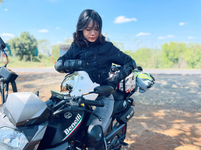 Đi xe máy, thuê ôtô riêng về quê ăn Tết vì sợ dịch - Hình 3 Di xe may, thue oto rieng ve que an Tet vi so dich-Hinh-3
