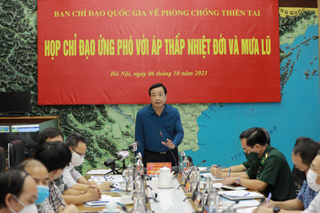 Miền Trung dự kiến sơ tán gần 300.000 người tránh mưa lũ - Hình 2 Mien Trung du kien so tan gan 300.000 nguoi tranh mua lu-Hinh-2