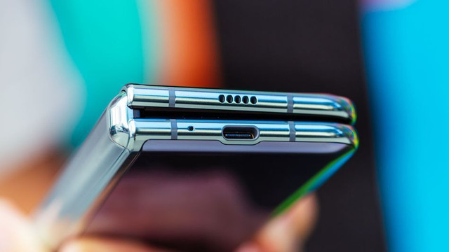 Samsung sắp tung ra phiên bản Galaxy Fold đặc biệt với giá rẻ ảnh 1 Samsung sắp tung ra phiên bản Galaxy Fold đặc biệt với giá rẻ ảnh 1