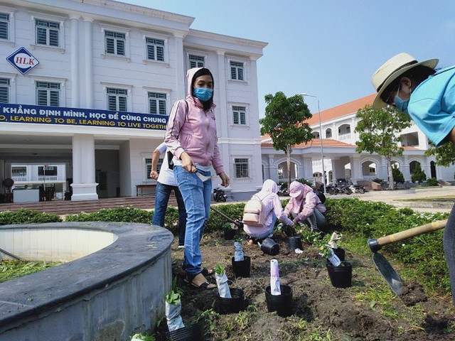 Học sinh 60 tỉnh, thành đi học ngày 1/3 Hoc sinh 60 tinh, thanh di hoc ngay 1/3