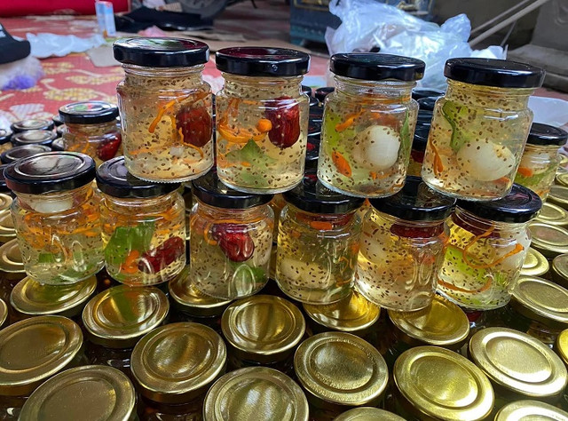 Nhà giàu chi hàng chục triệu đồng mua vàng trắng về tẩm bổ - Hình 3 Nha giau chi hang chuc trieu dong mua vang trang ve tam bo-Hinh-3