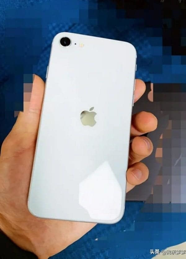 Lộ diện hình ảnh iPhone 9 ngoài thực tế Lo dien hinh anh iPhone 9 ngoai thuc te