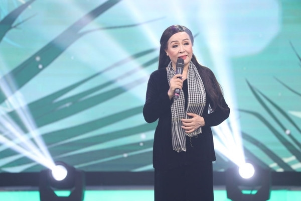 Lý do NSND Thu Hiền yêu và gắn bó với ông xã hơn 12 tuổi Ly do NSND Thu Hien yeu va gan bo voi ong xa hon 12 tuoi