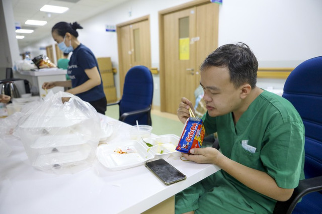 Tham nhũng trong ngành y làm xói mòn niềm tin của người dân - Hình 2 Tham nhung trong nganh y lam xoi mon niem tin cua nguoi dan-Hinh-2