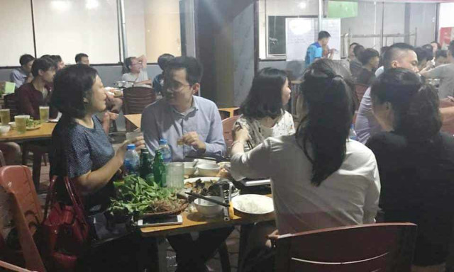Vui mừng mở quán, 2 tháng đuổi ruồi rồi đóng cửa, lỗ chồng lỗ Vui mung mo quan, 2 thang duoi ruoi roi dong cua, lo chong lo