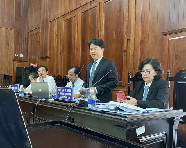 Luật sư ông Phạm Công Danh đòi ngân hàng trả 7.800 tỉ đồng Luat su ong Pham Cong Danh doi ngan hang tra 7.800 ti dong