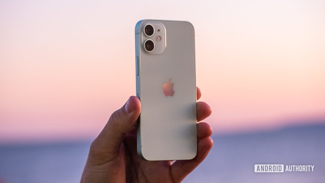 Màn hình nhỏ khiến iPhone 12 mini thất bại Man hinh nho khien iPhone 12 mini that bai