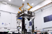 SpaceX mở kỷ nguyên sửa vệ tinh bằng robot trên quỹ đạo 