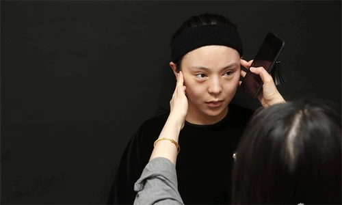 Dao kéo giống Phạm Băng Băng, Châu Tấn để đổi đời