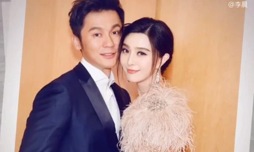 Sao Hoa ngữ khoe quà ngày Valentine ngọt ngào