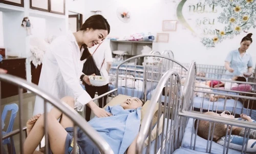 Trước ồn ào, Trương Ngọc Ánh chăm từ thiện bậc nhất showbiz